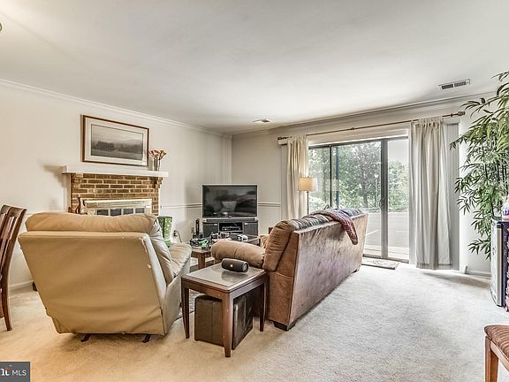 3rd image of 2117 N Monroe St #1