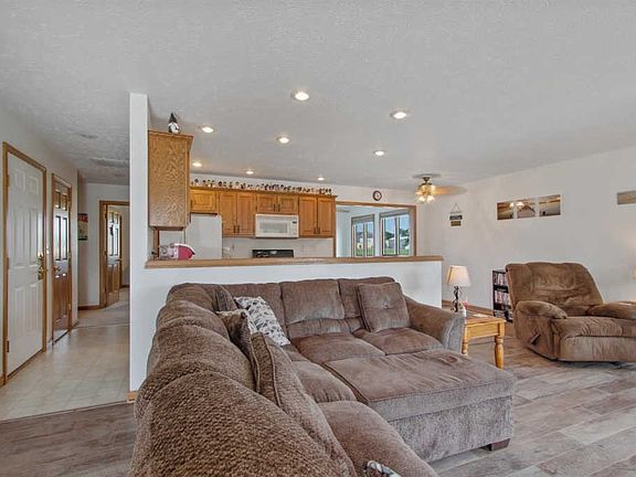 5th image of 705 Kingwood Dr