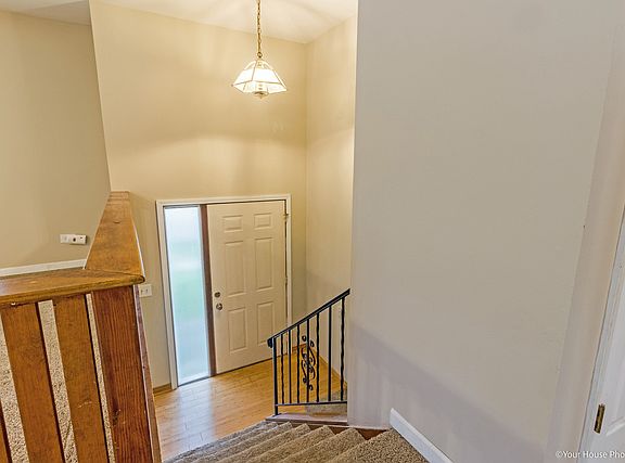 2nd image of 105 School St
