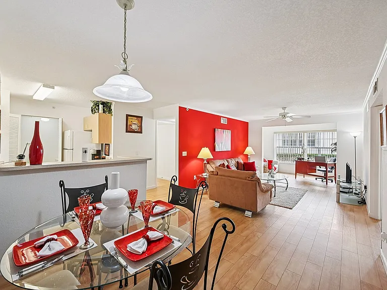 Treasure Cay Apartments — Photo 9