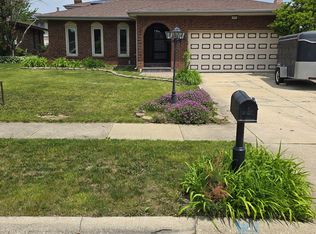 6118 Heron Dr, Oak Forest, IL