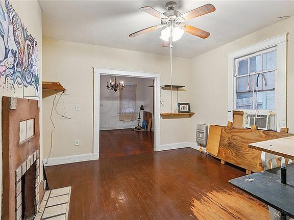 3rd image of 2642-44 Banks St