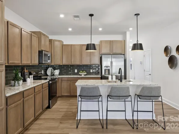 7717 Ethora Way, Charlotte, NC 28216