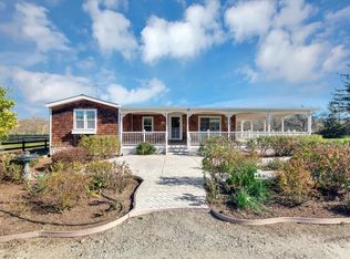 590 Orchard Rd, Hollister, CA 95023