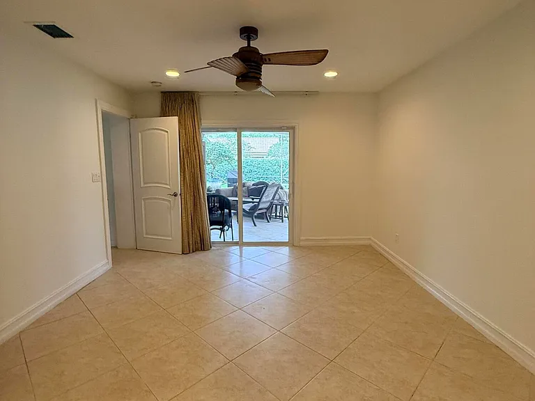 3509 NW 26th Ct — Photo 15