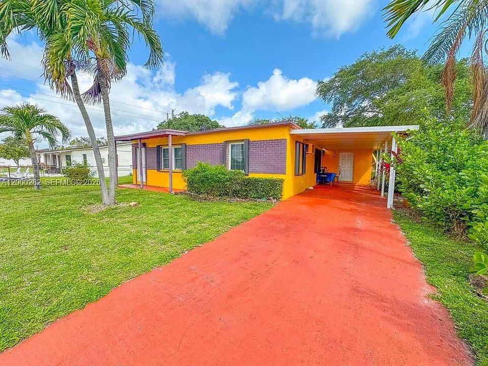 1st image of 3913 SW 28th St