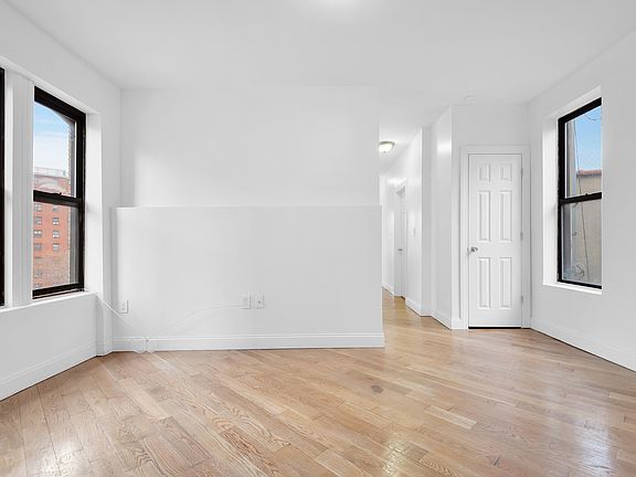 3rd image of 500 W 123rd St APT 10