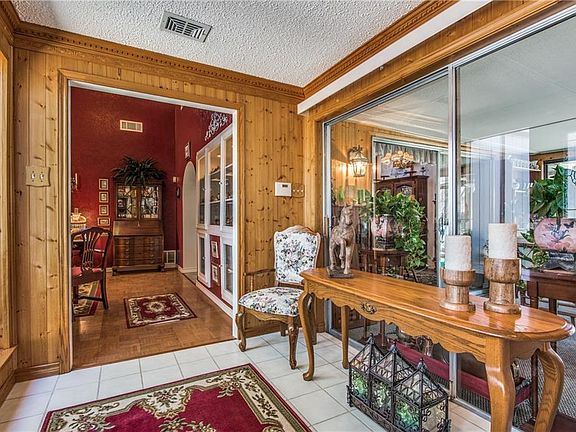 5th image of 405 W Louella Dr