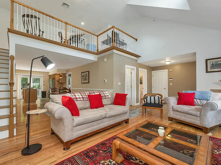 20 Emily Cir — Photo 8