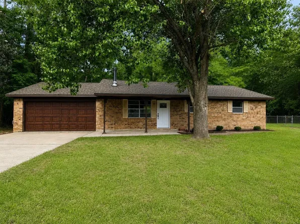 917 W Wildwood Dr, Village Mills, TX 77663