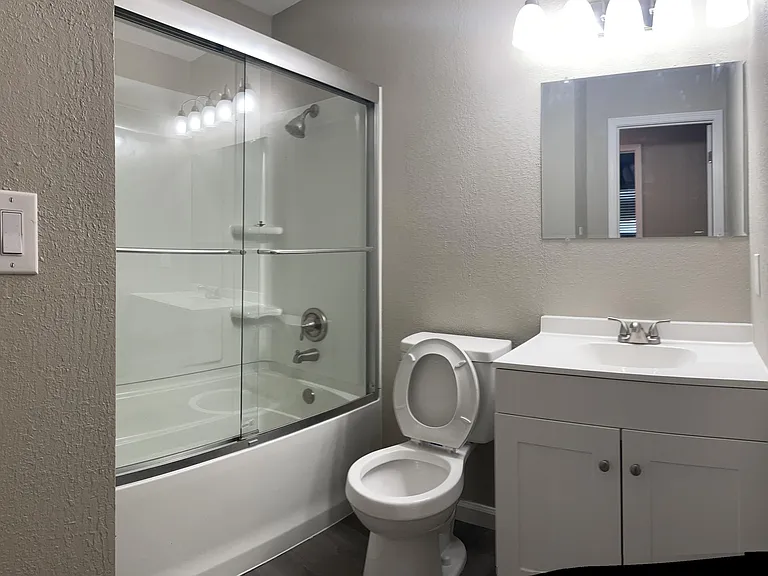 225 Walnut St — Photo 10