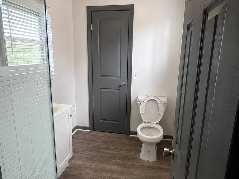 212 E Adams St #3 — Photo 3