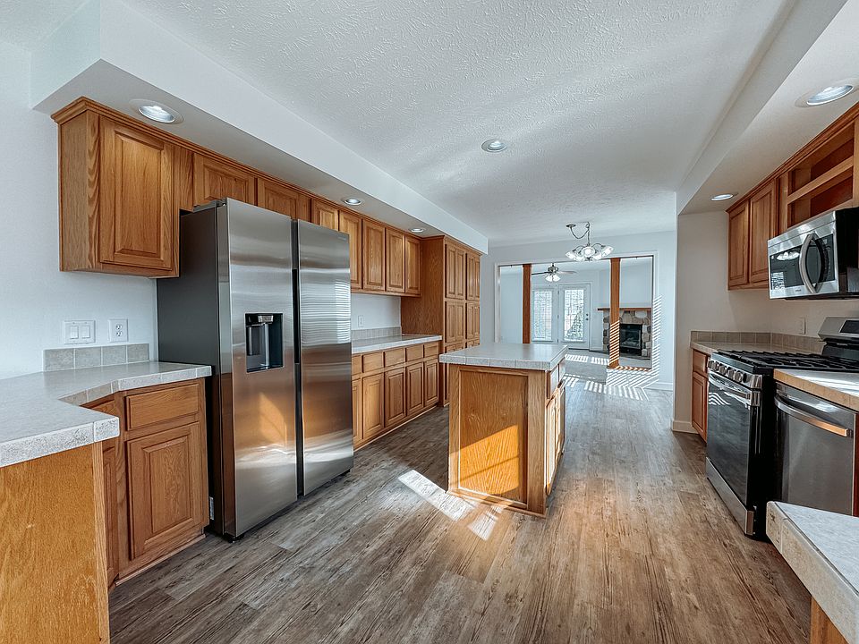 23662 W Lake Point Dr, Channahon, IL 60410 Zillow