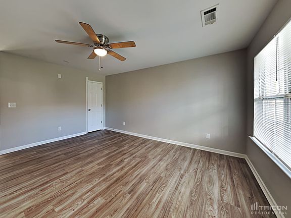 3rd image of 5526 Henderson Oaks Dr
