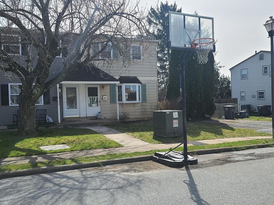 2nd image of 512 Grant Ave