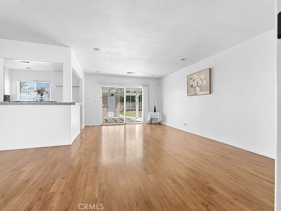 3rd image of 13902 S Zamora Ave