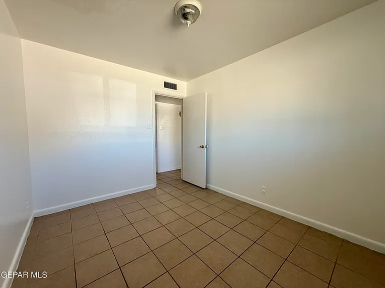2900 Polk Ave — Photo 15