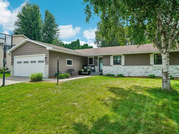 5866 Roanoke Dr, Fitchburg, WI 53719