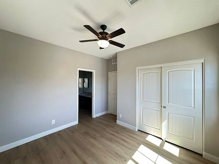 5869 Amber Mesa St — Photo 13