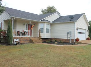629 Edgefield Dr, Hohenwald, TN 38462