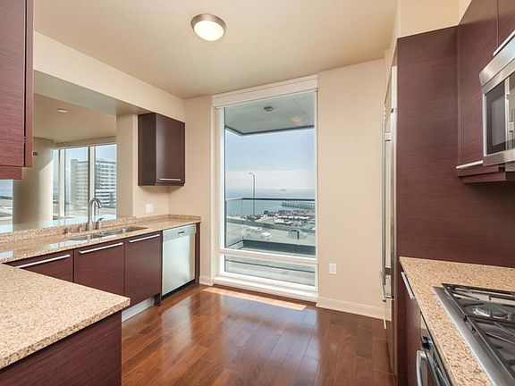 4th image of 425 1st St Unit 1002