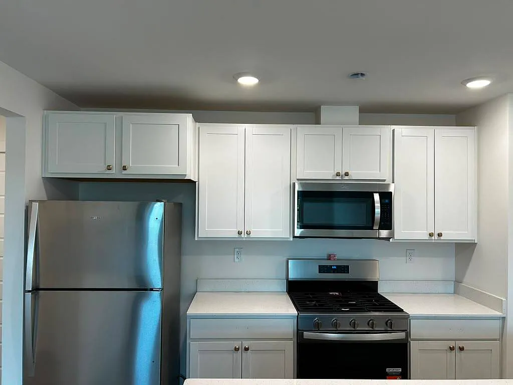 3 bed, 2.5 bath, 1543 sqft, $2,800 — Photo 4