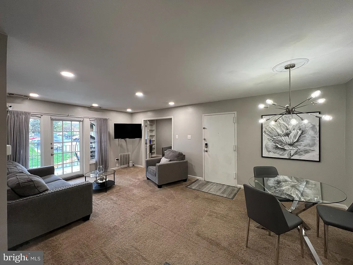 Building Photo - 5800 Torington Dr #F-837