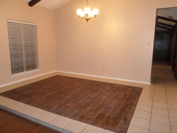 4th image of 4521 Coody Ln