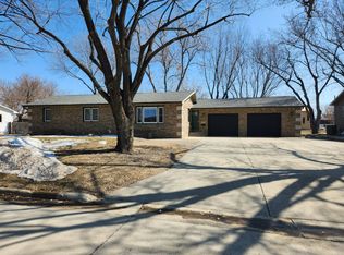 1920 15th Ave, Rock Valley, IA 51247