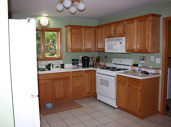 4th image of 455 Grove St