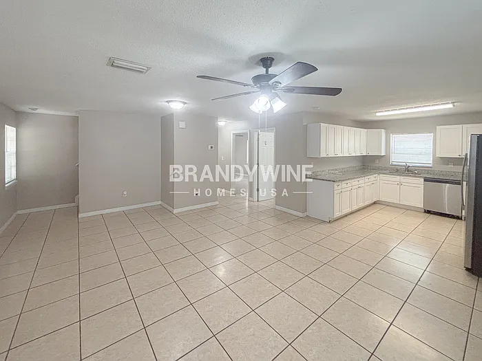 803 E Baker St — Photo 5