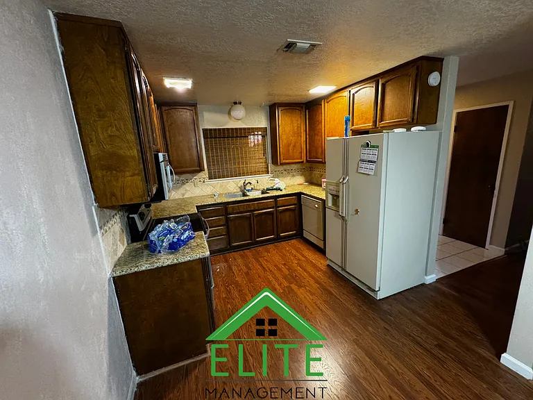 7221 Hedge Ave #1 — Photo 3