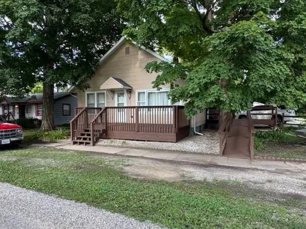 106 N Wilson St, Potomac, IL 61865
