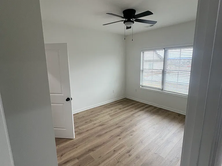 842 Ridgewood Dr #1 — Photo 8