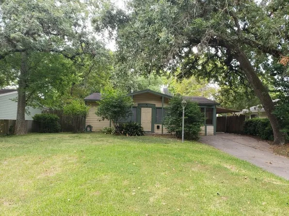 943 W 42nd St, Houston, TX 77018