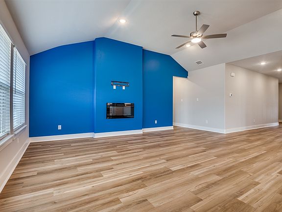 4th image of 237 Four Roses Dr