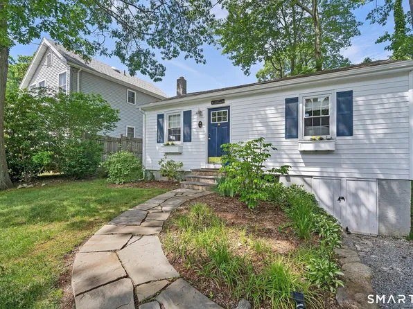 76 South Edgewood Road, East Lyme, CT 06357
