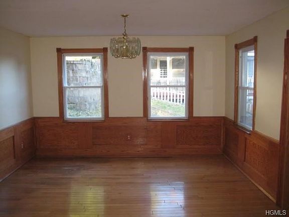 3rd image of 126 Mountain Ave
