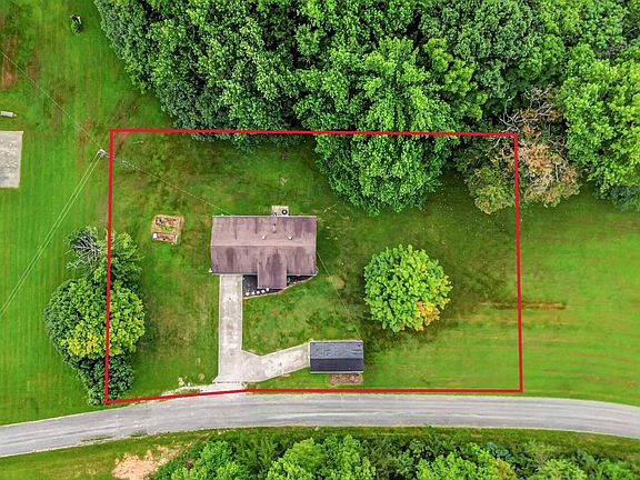 2nd image of 425 Ragged Ridge Rd