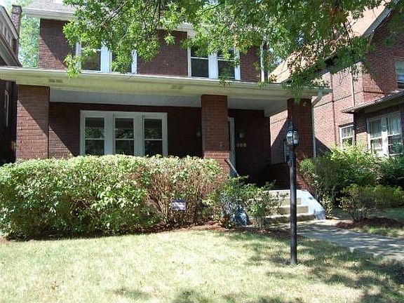 906 East End