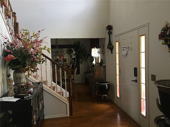 3rd image of 1321 Woodthorpe Dr