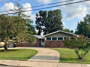 2114 W Newman Pkwy, Peoria, IL 61604