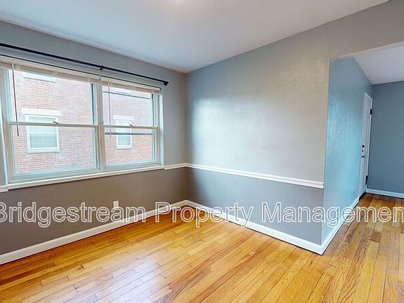 2nd image of 108 Bellaire Ave