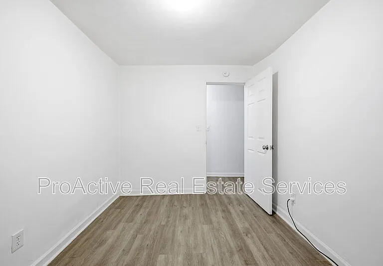 244 W 32nd St #2 — Photo 13