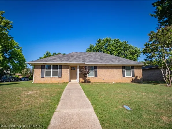 8816 S 30th St, Fort Smith, AR 72908