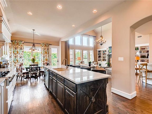 5th image of 112 Alto Vista Dr