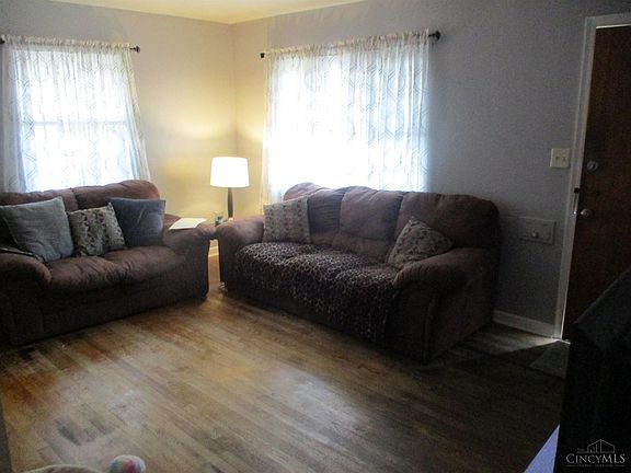 4th image of 3743 Meadowview Dr