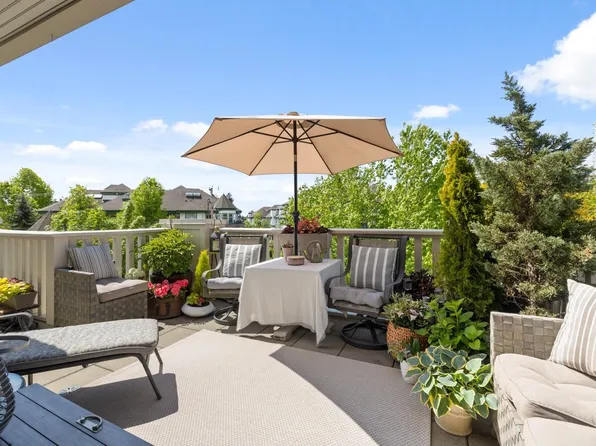 15392 16a Ave #302, Surrey, BC V4A 1S9