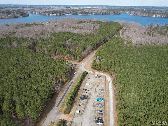 5th image of 80 Harbor Dr