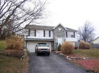285 Franklin Square Dr, Dallastown, PA 17313